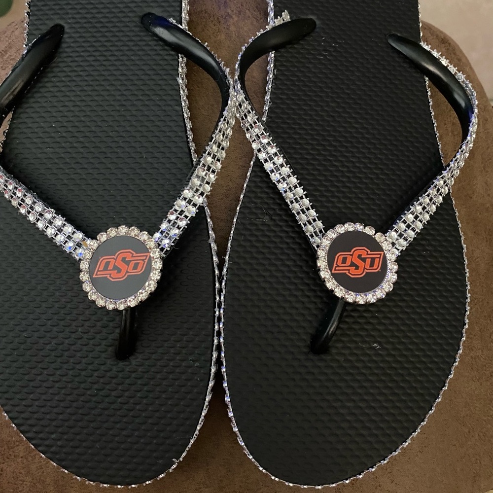 Osu flip flops